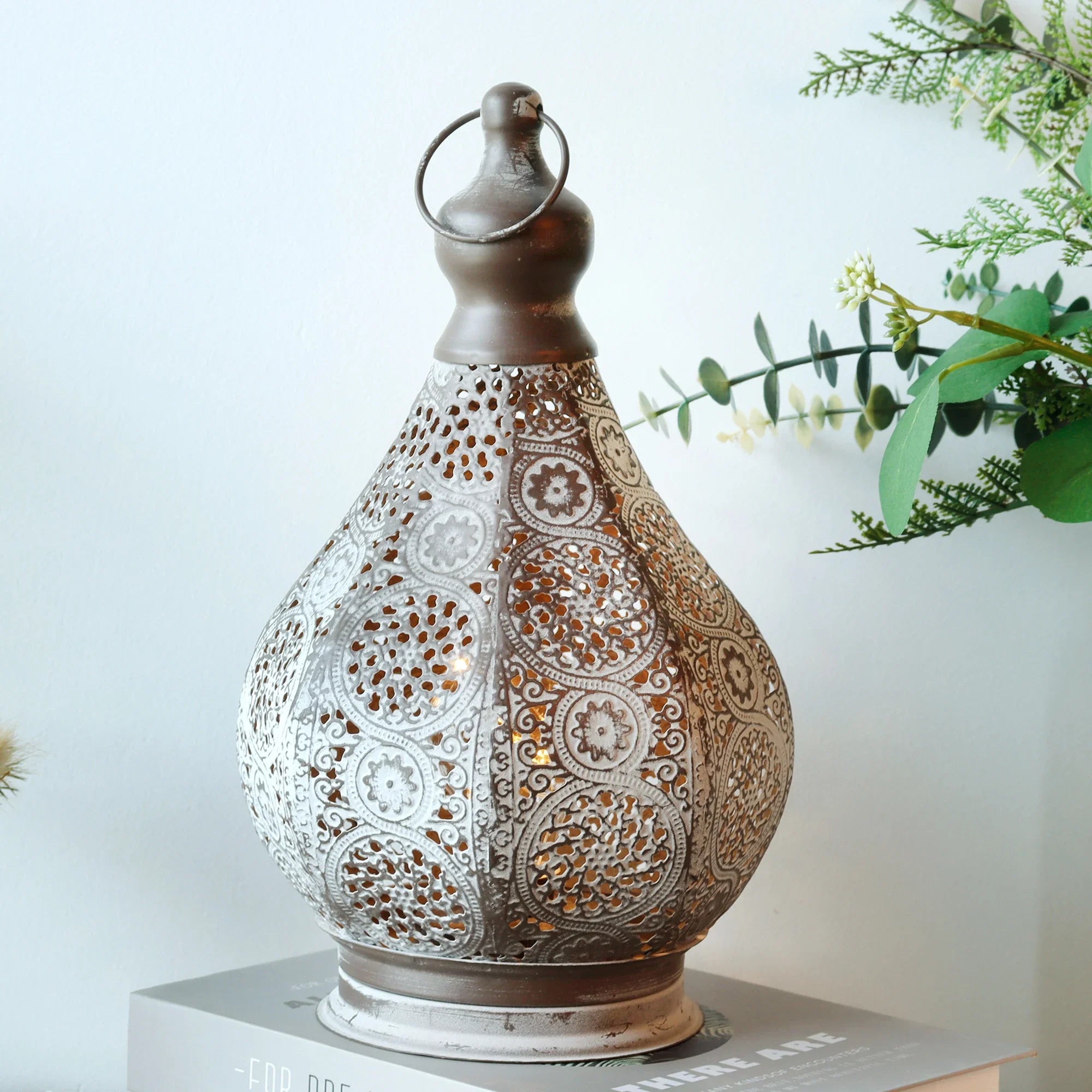Moroccan Metal Table Lantern Lamp – Retro Battery LED